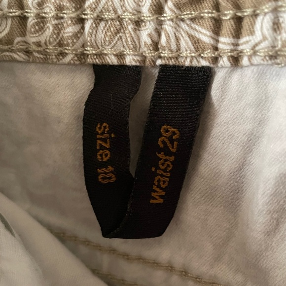 Nine West Pattern Crops - Picture 3 of 6